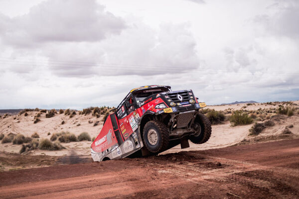 Mammoet-Rallysport-Team_Dakar-2017_Martin-van-den-Brink_Winner-stage-8