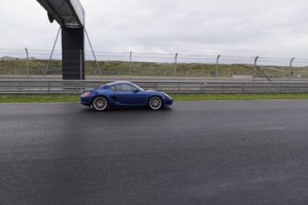Porsche-Cayman_Racing-Brake-Fluid_Remvloeistof_Eurol-Praktijk-case