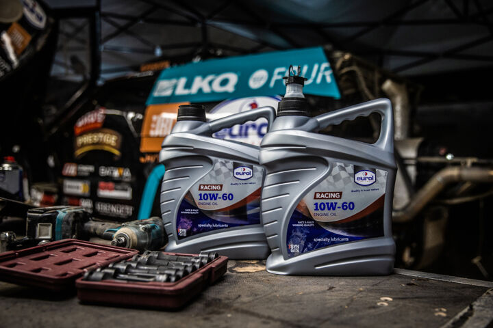 Ligne de lubrifiants Eurol Specialty Racing et huile moteur pour la course.