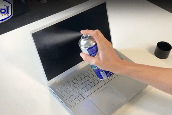 Eurol Swift Clean Spray for a clean workplace.