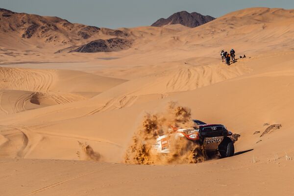 Giniel-de-Villiers_Toyota-GAZOO-Racing_Dakar-Rally-2021_Powered-by-Eurol