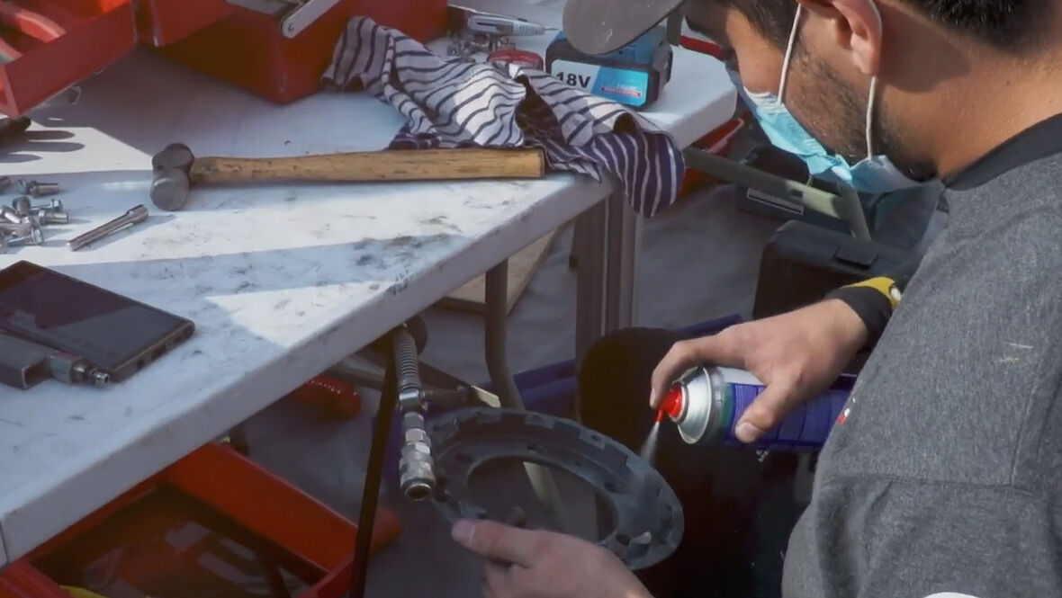 Making-off-Eurol-Specialty-Racing-lubricants.jpg