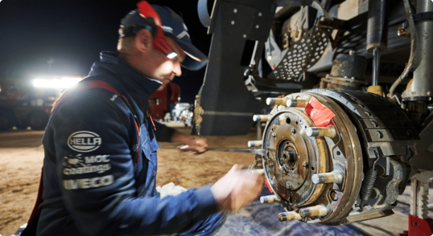 Toyota-Gazoo-Racing-Dakar-Using-Eurol-Specialty-Racing-Line