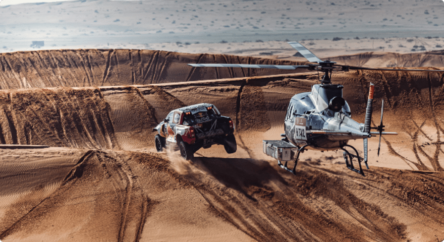 TOYOTA Gazoo Dakar rally hélicoptère.