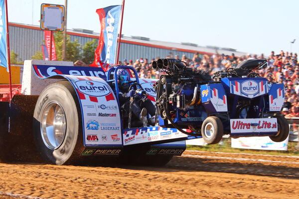 Tractorpulling-Fanzone_Eurol-Bandit_Henk-Koopman-2023