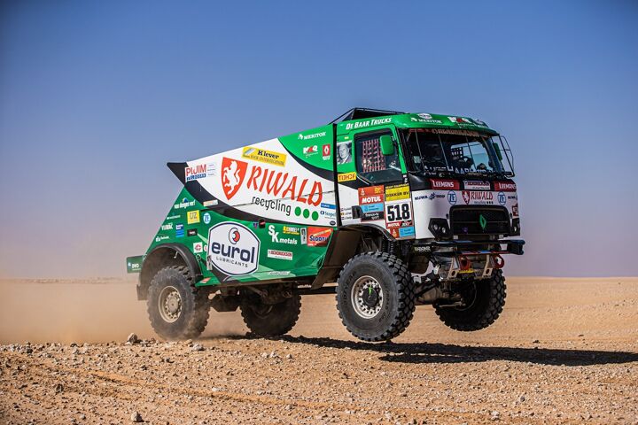 Trucksport-Fanzone_Riwald-Dakar-Team_Dakar-Rally_Hybride-Renault-C640