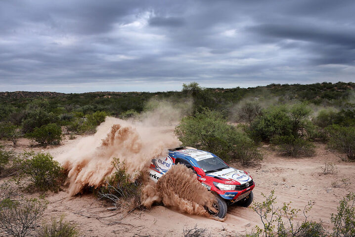 Erik-Van-Loon_Dakar-2017_Toyota-Hillux-Overdrive_Argentinian