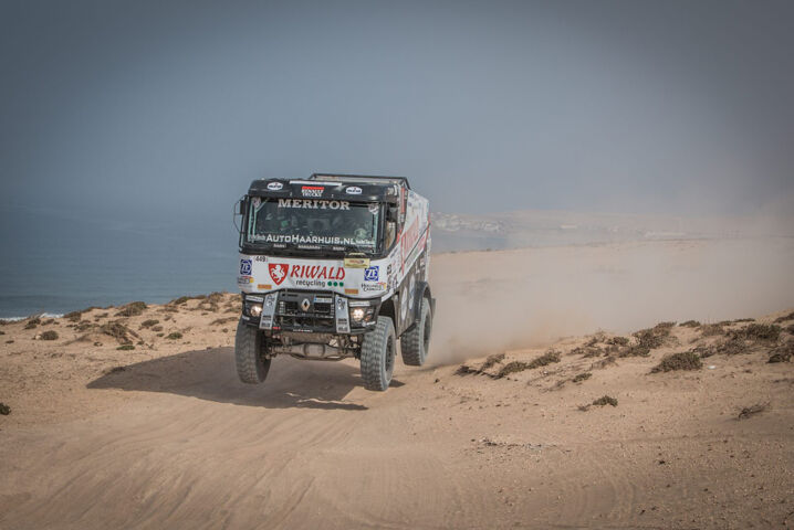 Riwald-Dakar-Team_Winner_Oilibya-Maroc-Rally-2016_Renault-Truck