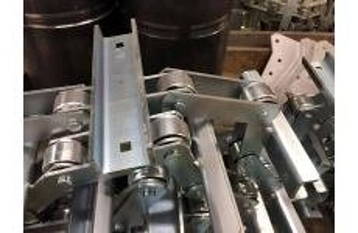 Lubrication-of-the-tracks-of-a-trackedvehicle