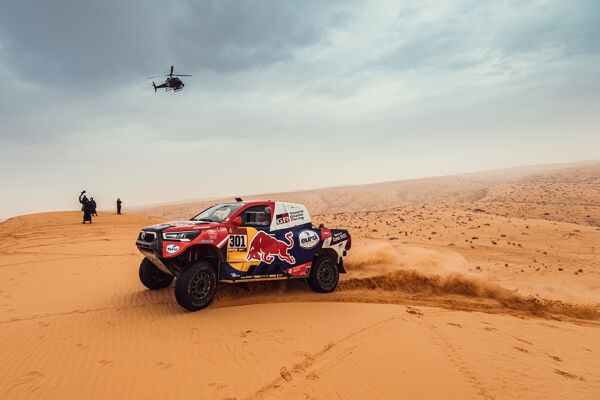 Toyota-GAZOO-Racing_Stage8-Dakar-Rally-2021_Helicopter-View