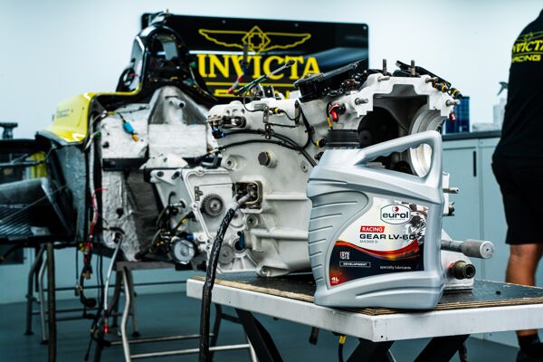 Eurol-Invicta-Racing-Racing