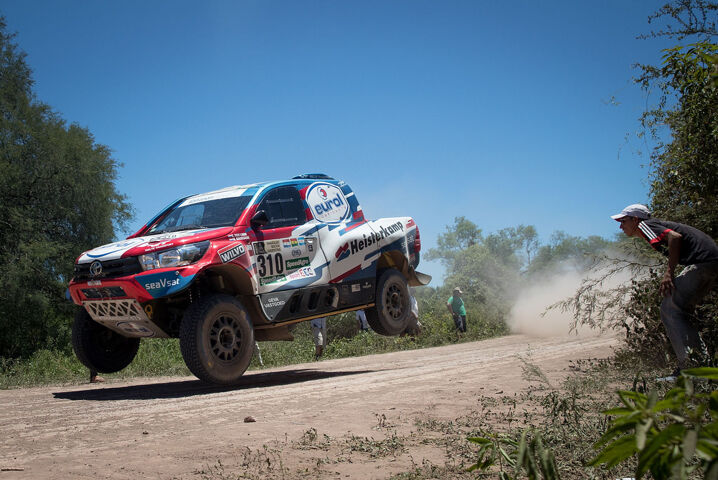 Erik-van-Loon_Dakar-Rally-2017_Toyota-Hillux-Overdrive_Eurol